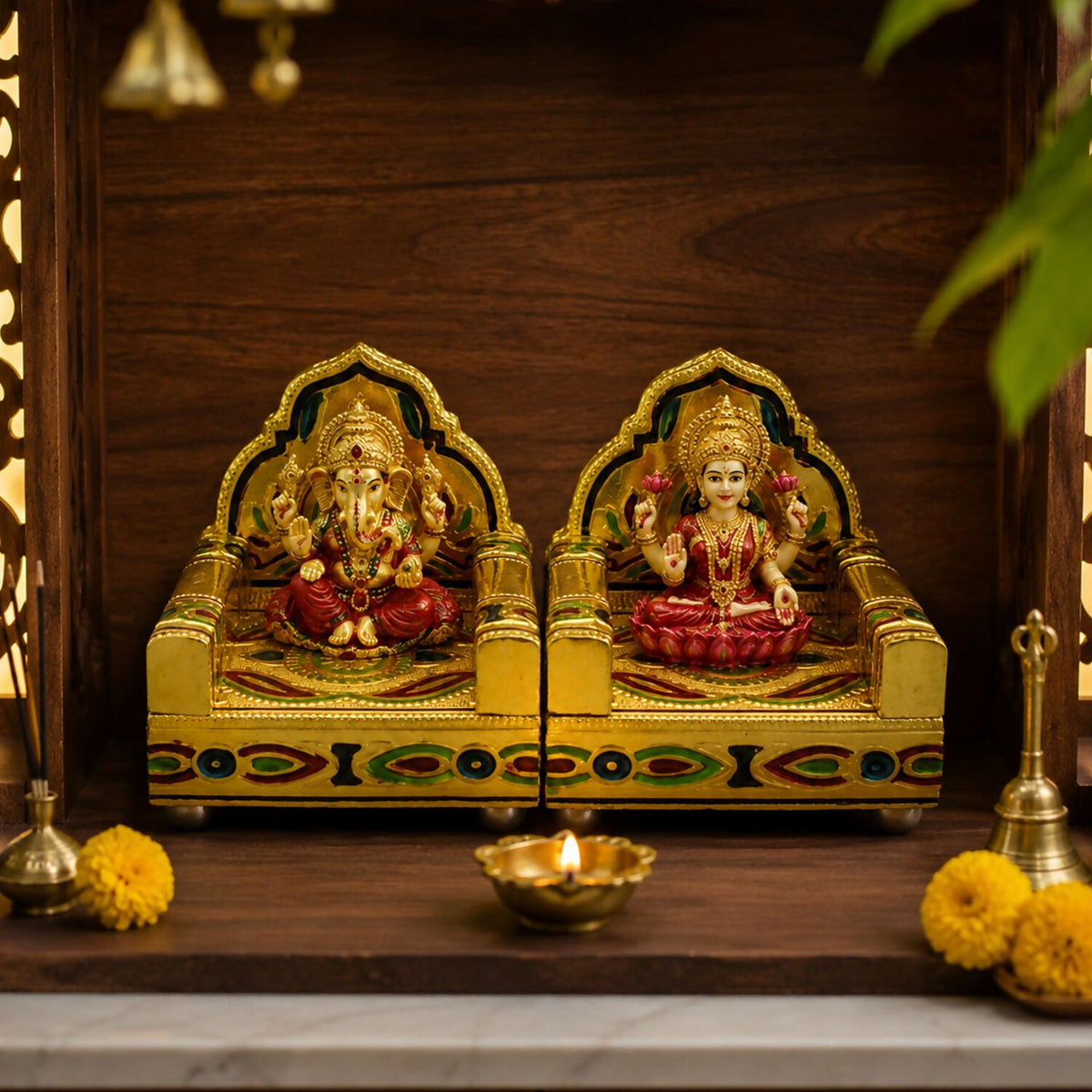 Rajwadi sinhasan meena enamel detail